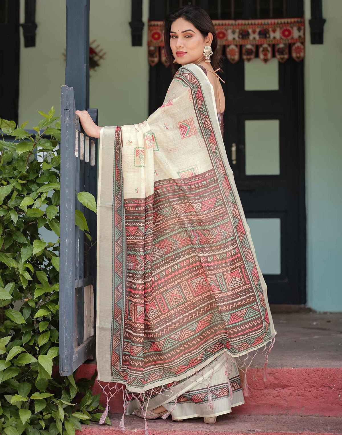 Cream Linen Printed Saree