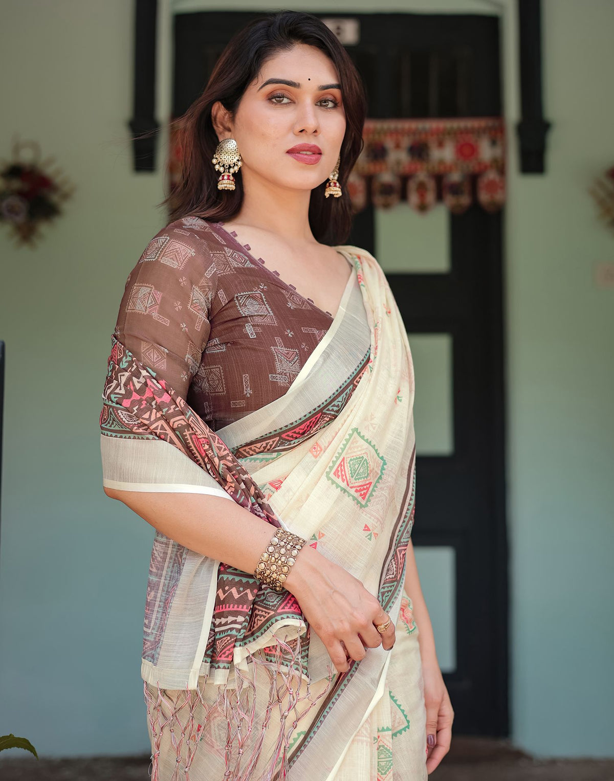 Cream Linen Printed Saree