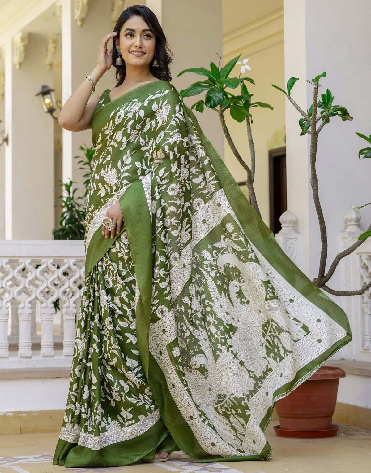 Green Cotton Blend Floral printed Saree